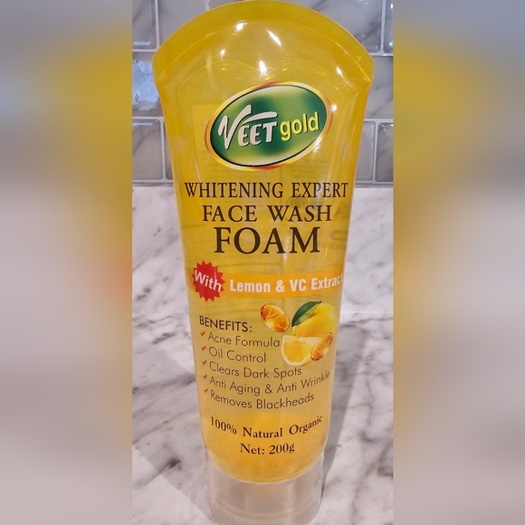 Veet Gold Lemon & VC Face Foam Wash 200g - Picture 1 of 3